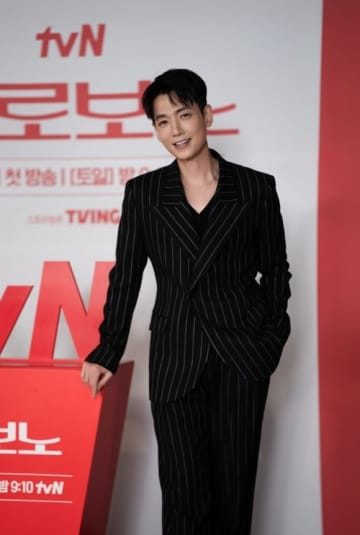 チョン・ギョンホ、少女時代 スヨンとの結婚を連想させる質問に大慌て！？発言に注目