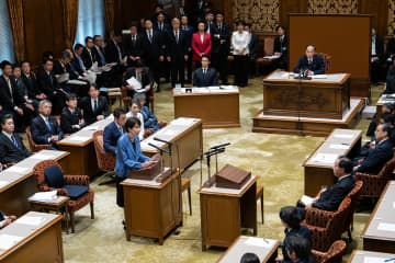 首相の「そんなこと」発言、存立危機問題にも影落とす？