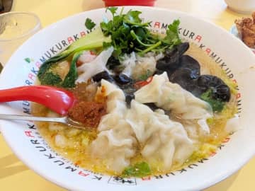 【麻辣湯】ラーメン屋さんで季節限定で登場?! もちもちワンタンも最高だった“どうとんぼり神座”