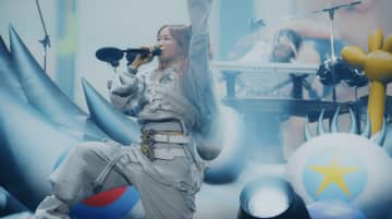 YOASOBI、RADWIMPSトリビュートアルバム収録曲「会心の一撃」のライブ映像公開