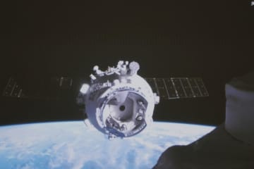 中国、宇宙船「神舟20号」を無人で帰還させる方針–デブリで損傷
