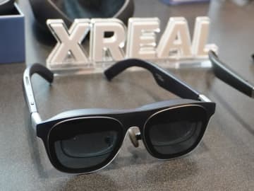 ARグラス単体で映像を3D化する「XREAL 1S」発表、6万7980円で1月下旬発売