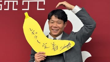 “長打力に磨きをかけたい”　巨人・佐々木俊輔が25％アップでサイン　CSではプロ初ホームランも