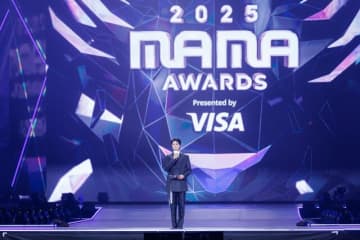 【韓流】パク・ボゴム「2025 MAMA AWARDS」司会の大役、黒スーツから韓服に華麗な変身！デビュー20周年のSUPER JUNIORは圧巻のステージ、新人賞はCORTISとHearts2Hearts〈レポート〉
