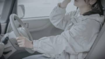 「運転中に息苦しくなり、急遽バス停に車を寄せた私。そこに見知らぬ夫婦がやってきて...」（奈良県・40代女性）