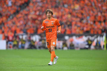 「違うスポーツやけど...」エスパ乾貴士が“同い年”巨人のスーパースターとの２ショット公開「むっちゃ楽しかった」