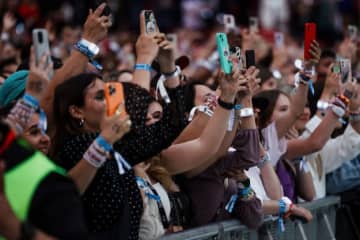 新人歌手、転売屋が吊り上げる“高額なチケ代”に怒り「ファンを苦しめている」→転売サイトが即対応