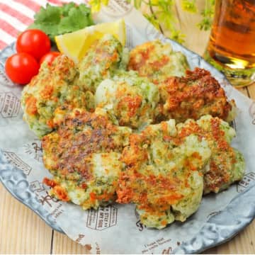 【長芋はこうやって食べてみな】「とろろより好きかも」「外カリ中もちで箸が止まらん」たたいて焼くだけの簡単おかずレシピ