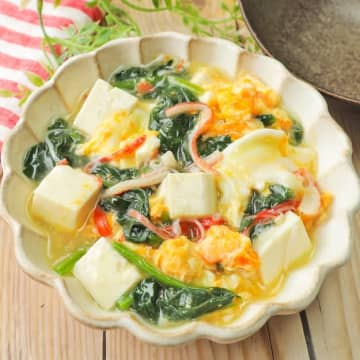 【冷蔵庫に豆腐がある人に朗報です！】「体の芯からあったまる〜」「コレだけで冬を乗り切れそう」ほっこりおいしい豆腐レシピ5選