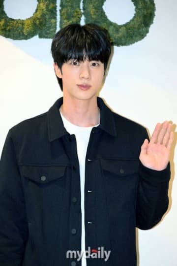 BTS ジン、誕生日を控え…児童・青少年のため約1000万円を寄付