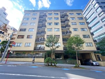 ルミナス一番町 4階｜「半蔵門」駅徒歩1分の利便と皇居の緑に寄り添う、一番町アドレス邸宅。100㎡超、南向きで陽当たり良好。サンルーム付き住戸