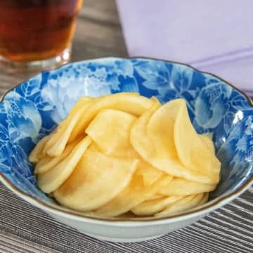 【かぶの浅漬けはこの味付けにしてみて】「箸が止まらない」「あっという間に食べ切った」超簡単なかぶの浅漬けレシピ3選