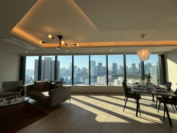 勝どきザ・タワー 18階｜「勝どき」駅徒歩7分。日常が特等席になる。パノラマウィンドウから東京タワー・浜離宮恩賜庭園を一望。陽当たり・眺望良好な100㎡超の2LDK