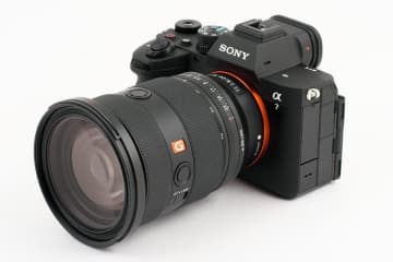 速攻レビュー！ 遂に姿を現したフルサイズミラーレス「ソニー α7 V」の進化をチェック