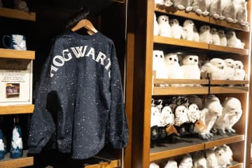 【ハリー・ポッター】ホワイトファッションがおしゃれ！新登場の限定グッズをチェック♪