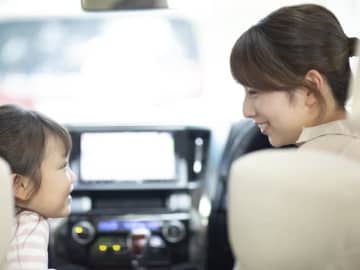 車で安全な座席はどこ？ 車種と座席位置で大きく変わる！ 交通事故時のリスク