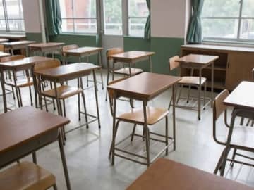 教員の休職増、SNSで加速する現場の孤立…先生が「抱え込まない」ことが、子どもを救う命綱になる