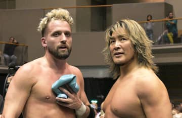 【新日本・ＷＴＬ】棚橋弘至＆ファンタズモが２勝目　試合後はランス・アーチャーから日本語で敬意と感謝伝えられる
