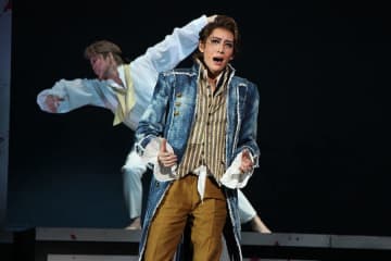 花組・永久輝せあ、宝塚初のドイツミュージカル『ゲーテ!』開幕