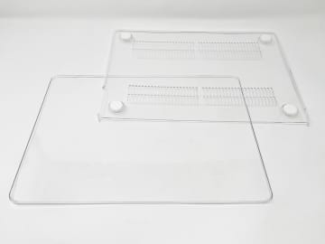 [本日の一品]ノートパソコンにはプロテクター装着がオススメの巻