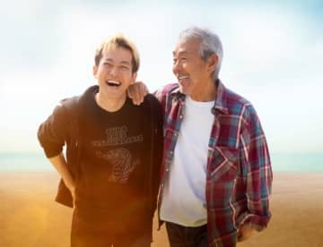 映画『父と僕の終わらない歌』Blu-ray特別版から「本当の親子のようだった」寺尾聰×松坂桃李×松坂慶子のインタビューや横須賀凱旋舞台挨拶の様子を一部公開！