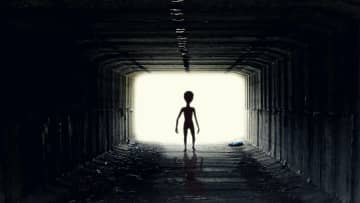 【夢占い】宇宙人の夢は人生激変の予兆!? 遭遇・会話・UFO・恋までパターン別で徹底解説