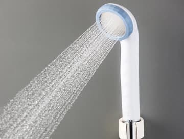 この冬にうれしい湯冷めしにくくなる効果も！【年間で約5万円も節約!?】プロが教える「シャワーヘッド」を今スグ取り替えるべき理由！