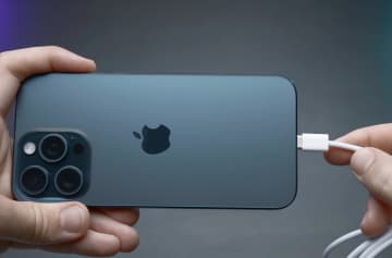 iPhoneを2年使うとバッテリーはどれほど劣化する？ 実際に2年使って試した