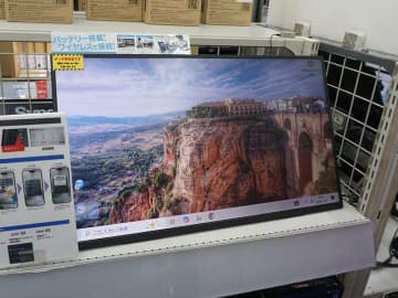 バッテリー内蔵で持ち運べるモニター「PROMETHEUS CAST」、23.8インチなど3サイズ