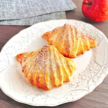 【りんごあったら迷わずコレ！】「パイ生地なしでおいしい」「アップルパイ超え」「一口でハマる」手軽に作れるりんごのおやつレシピ