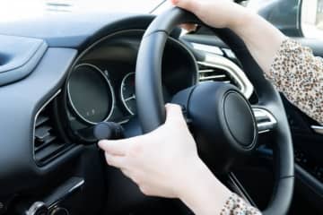 「今日、運転中煽られました」しかも、煽ってきたのは“ママ友”だった！　裏の顔に驚愕 「ろくな人間じゃない」という声も