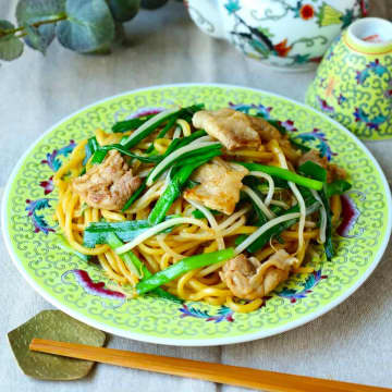 もっちり太麺がおいしい！「やみつき上海風焼きそば」の作り方