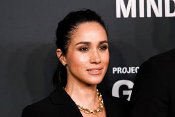 メーガン妃のクリスマス特別番組に批評家から「恥ずかしい」「甘ったるい偽善」など酷評の嵐