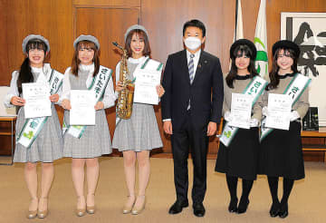 さいたま観光大使、新たに委嘱　市出身の5人…2度目の挑戦で念願かなった小町ら　任期は来年10月31日までの1年間　観光資源を広くPR、「育った市に恩返しがしたい」