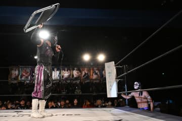 【DDT】反則ざんまいのイルシオンが敗退の隈取に最後通牒！「こんな不毛な戦いさっさとやめようぜ。12月24日、1対1で！」