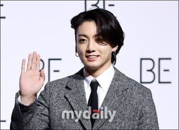 BTS ジョングク、同居人の存在が明らかに！配信中のやりとりが話題…新たなレシピにも挑戦