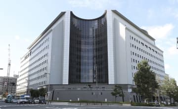 炎上車内に遺体、男再逮捕　会社役員刺殺疑い、大阪