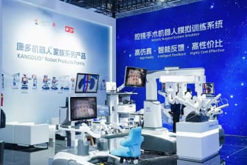 中国の手術支援ロボット、国際市場に進出