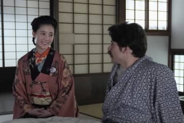 『ばけばけ』「テンゴク…」“ヘブン”トミー・バストウ絶賛の見舞いの品に反響「リヨさんグッジョブ！」「初めて見た！」