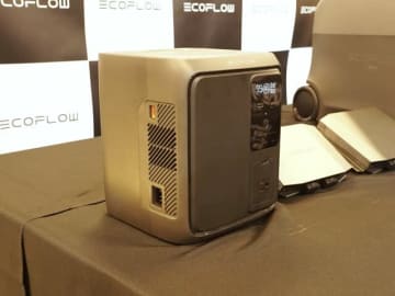 車中泊・キャンプの「ポタ電」入門に最適な1台！　ムダなく使える “角型” が◎　スペック＆機能は？【エコフロー】
