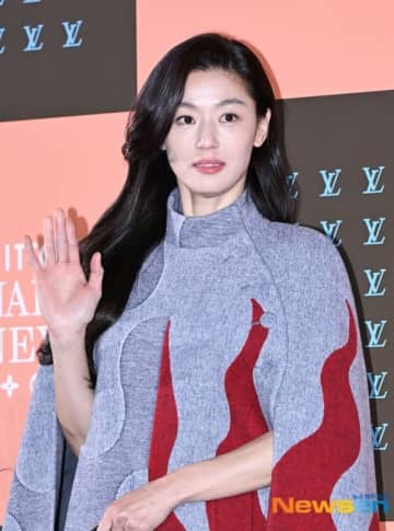 【PHOTO】チョン・ジヒョン「ルイ・ヴィトン」のイベントに出席（動画あり）