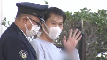 送検時カメラに何度も手を振り…「ミラコスタ」で刃物の中国籍34歳男　懇親会していた元勤務先に不満か…中国語の抗議文ばらまく