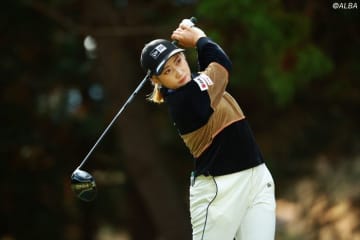 ＜中間速報＞高橋しずく、奥山純菜が首位　前多愛ら2差追走【JLPGAファイナルQT】