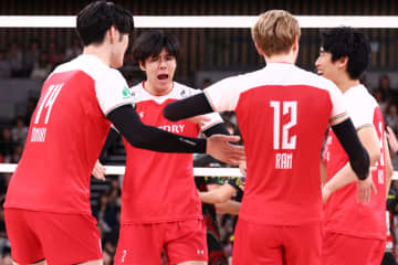 サントリーが1/3・4に開催されるHGの「特典付き2階席」を販売！