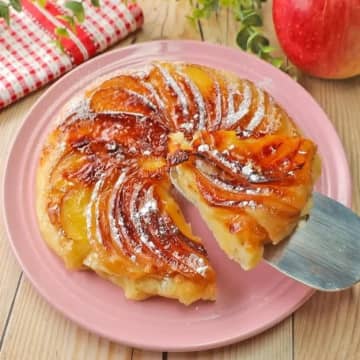 【ホットケーキミックスを混ぜて焼くだけ♡】「この手があったか！」「週5で食べてます！」手軽に作れる簡単おやつレシピ3選