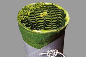 和クレープ専門店「浅草茶屋たばねのし」ピスタチオカスタード×ショコラの掛川抹茶クレープ、大阪店で