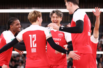 立ち上がっての応援も！ サントリーが1/3、4のHGで「ラウドエリア」を販売