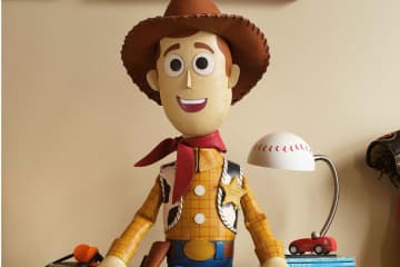 Kith『トイ・ストーリー』『モンスターズ・インク』などディズニー／ピクサー雑貨＆ウェア