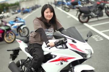 125だけど本格派！「Rの世界」の入り口にピッタリな1台　GSXｰR125【みんなのバイク】