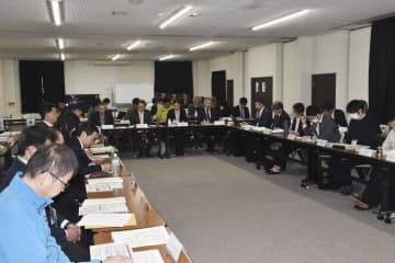 富士登山規制「一定効果」　山梨、静岡県が報告